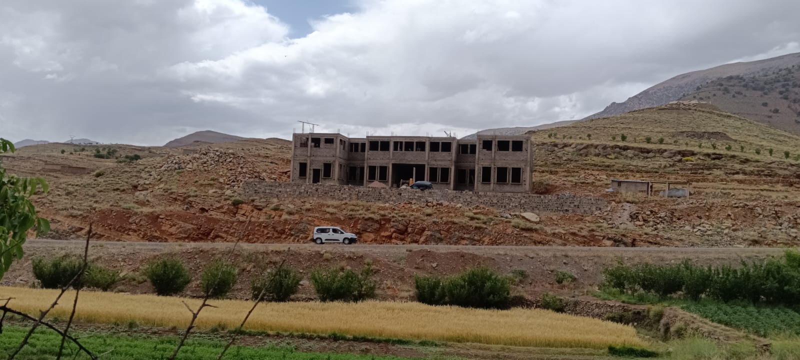 Chantier du dispensaire toit posé