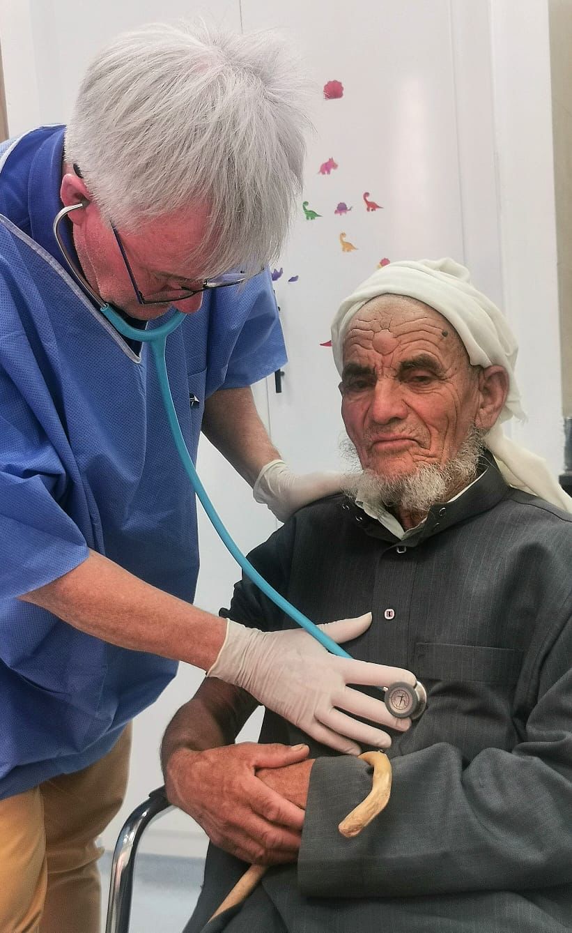 Consultation médicale d'un ancien de la vallée